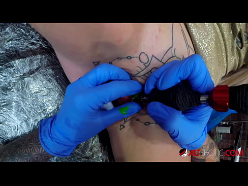 ❤️ Extrem tätowierte Hottie Sully Savage hat ein Tattoo auf ihrer Klitoris ❤❌ Sex video bei uns de.hentaizm.ru ❌️